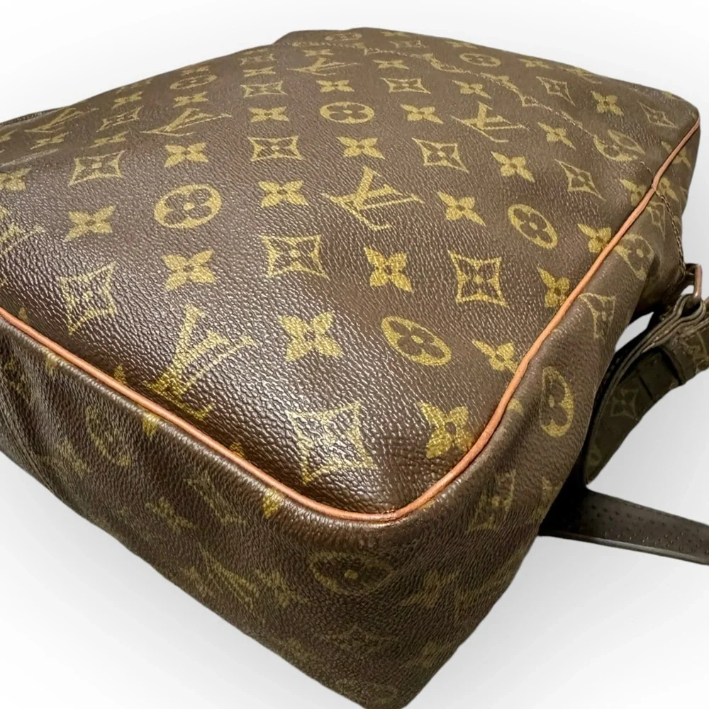 LOUIS VUITTON 1982 Monogram Marceau GM Messenger Crossbody Bag
